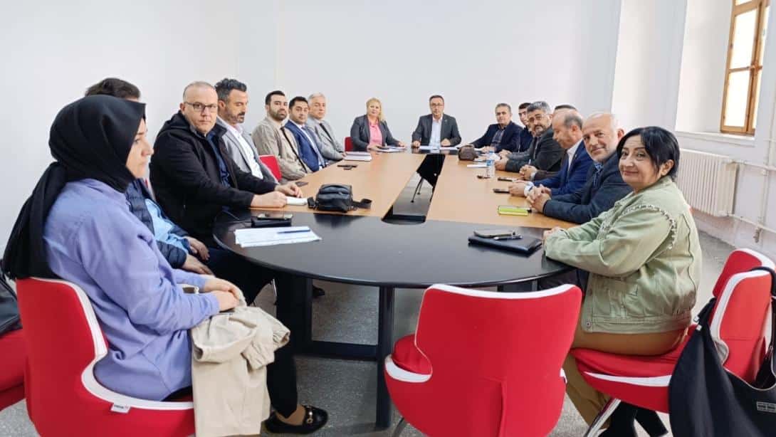 İLÇE MİLLİ EĞİTİM MÜDÜRÜMÜZ SN YILMAZ CEYLAN BAŞKANLIĞINDA, ''ÇEDES GAZZE İÇİN SEFERBER'' KONULU BİLGİLENDİRME TOPLANTISI YAPILDI.